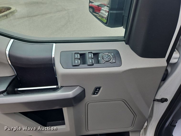 image for item OK9974 2020 Ford F150 XLT SuperCrew pickup truck