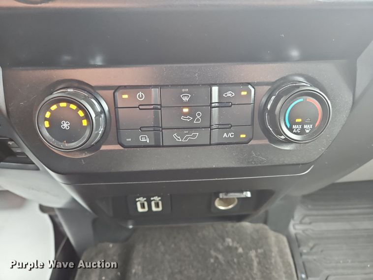 image for item OK9974 2020 Ford F150 XLT SuperCrew pickup truck