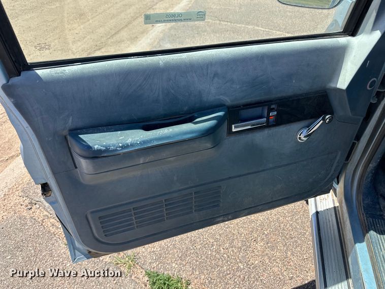 image for item OL9605 1992 Chevrolet Suburban K2500 SUV