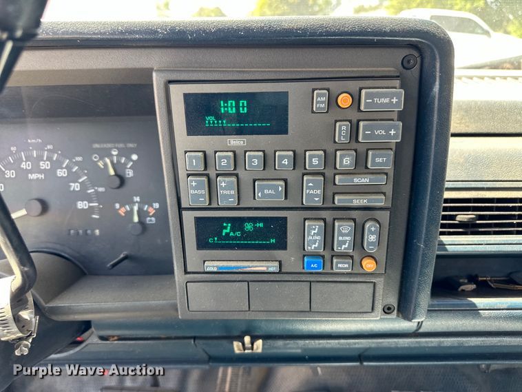 image for item OL9605 1992 Chevrolet Suburban K2500 SUV