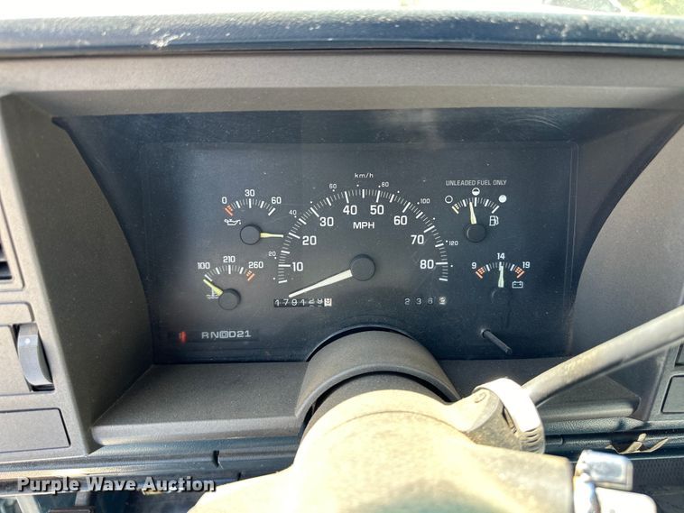 image for item OL9605 1992 Chevrolet Suburban K2500 SUV