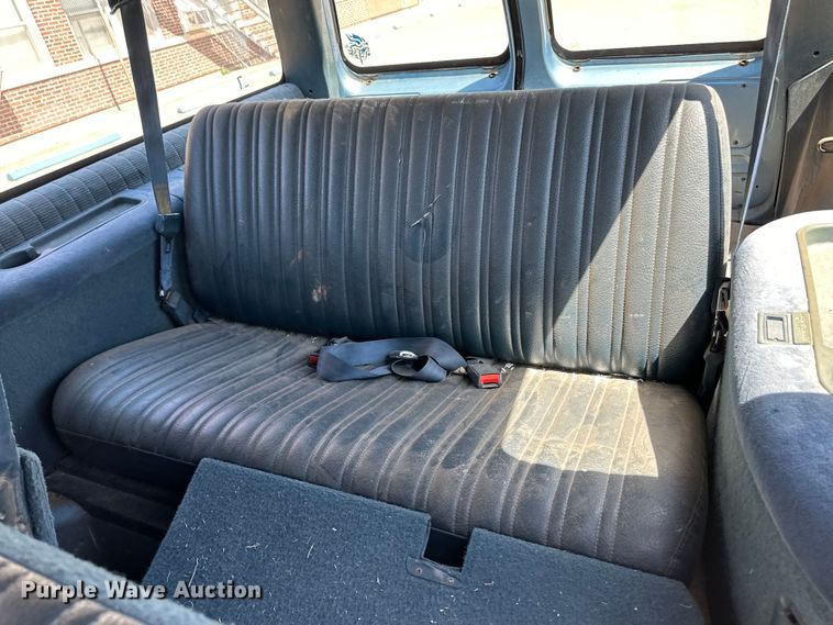 image for item OL9605 1992 Chevrolet Suburban K2500 SUV