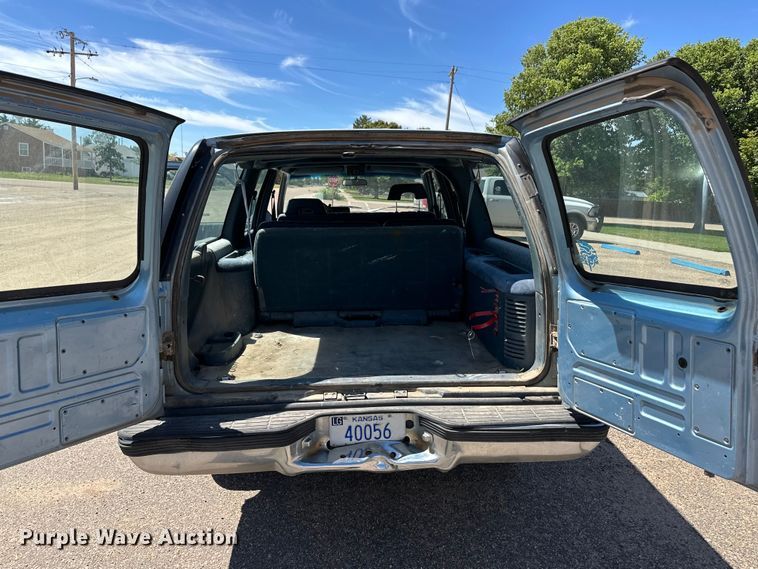 image for item OL9605 1992 Chevrolet Suburban K2500 SUV