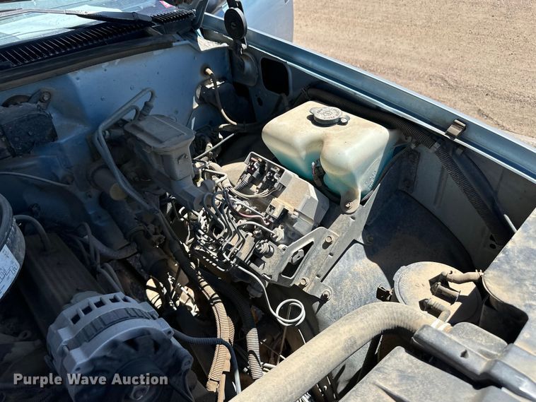 image for item OL9605 1992 Chevrolet Suburban K2500 SUV