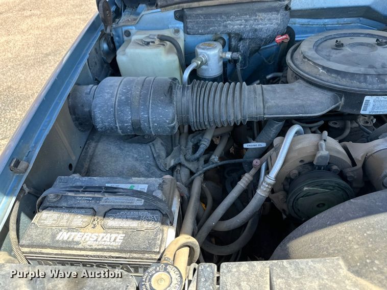 image for item OL9605 1992 Chevrolet Suburban K2500 SUV