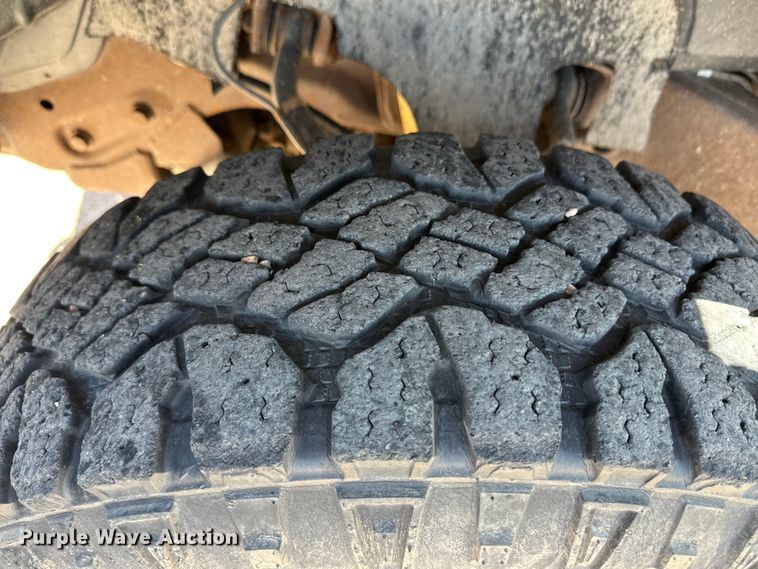 image for item OL9605 1992 Chevrolet Suburban K2500 SUV