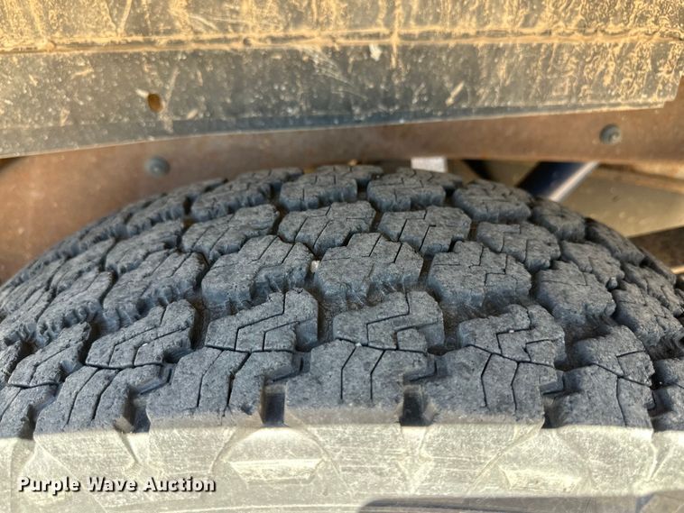 image for item OL9605 1992 Chevrolet Suburban K2500 SUV