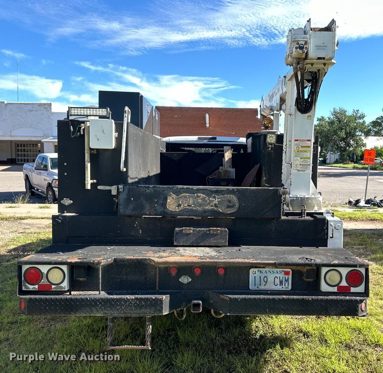 image for item OL9647 2005 Ford F550 Super Duty utility / service truck