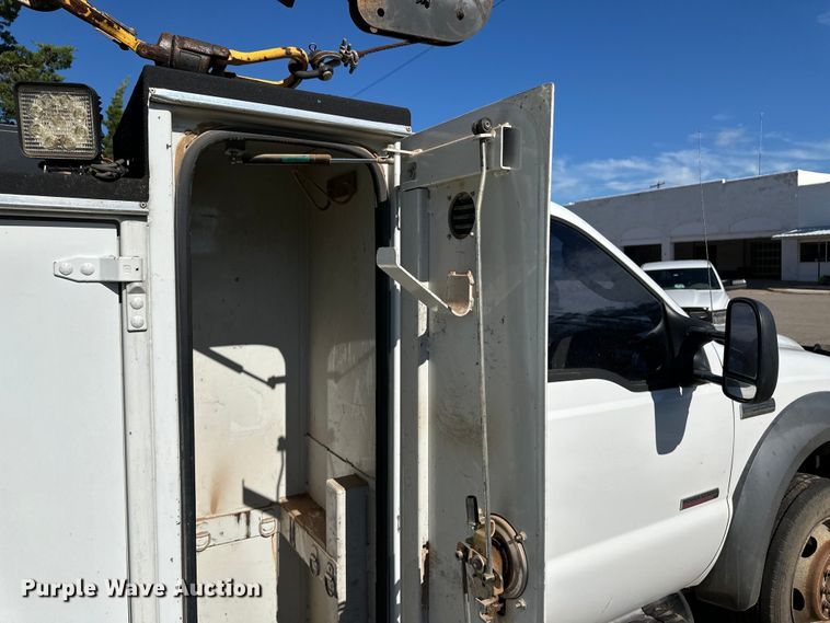image for item OL9647 2005 Ford F550 Super Duty utility / service truck