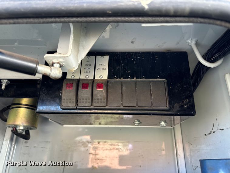 image for item OL9647 2005 Ford F550 Super Duty utility / service truck