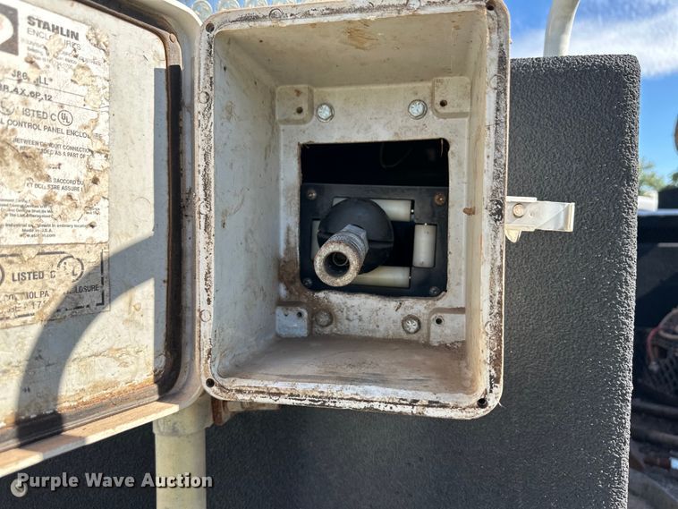 image for item OL9647 2005 Ford F550 Super Duty utility / service truck