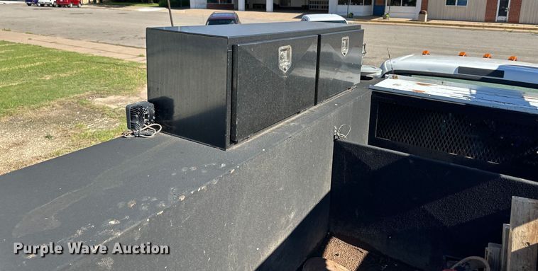 image for item OL9647 2005 Ford F550 Super Duty utility / service truck