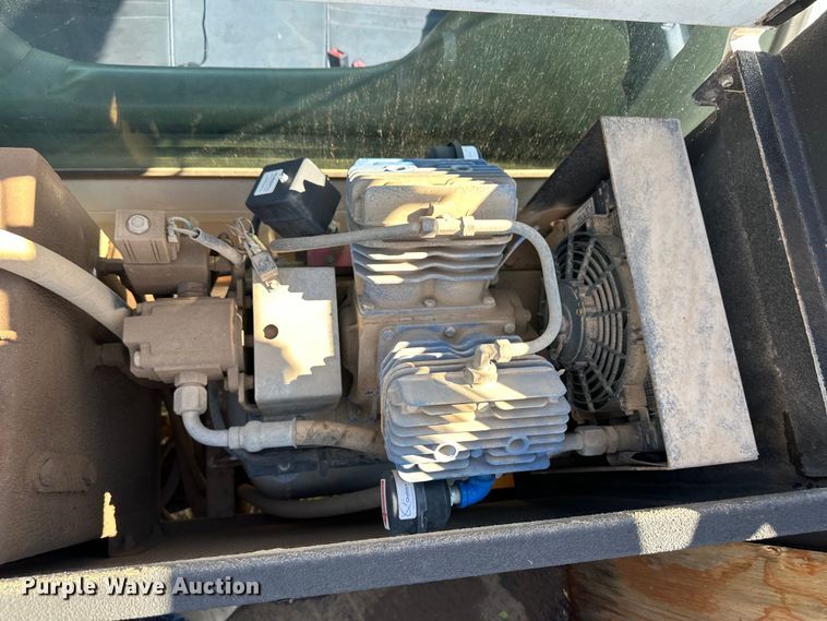 image for item OL9647 2005 Ford F550 Super Duty utility / service truck