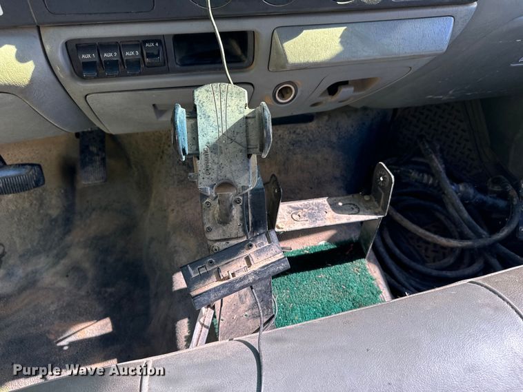 image for item OL9647 2005 Ford F550 Super Duty utility / service truck