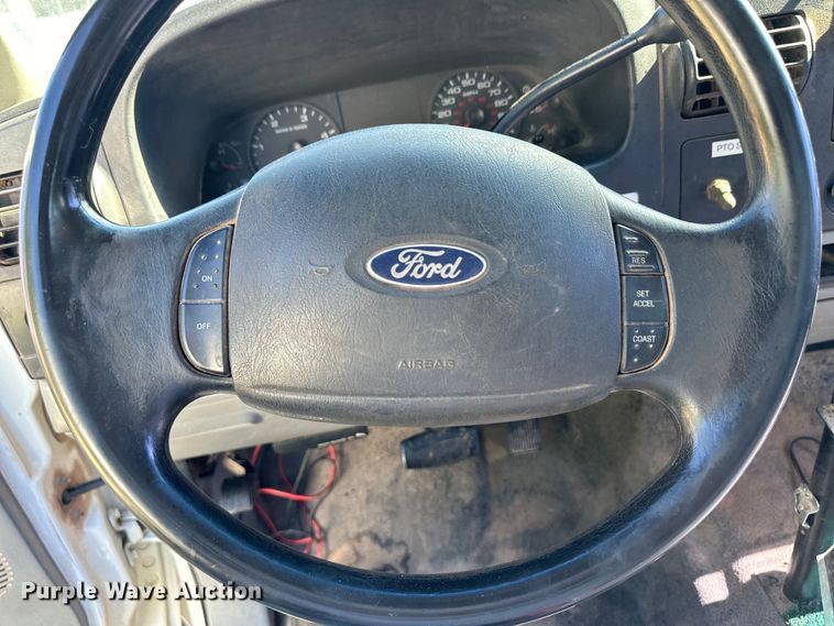 image for item OL9647 2005 Ford F550 Super Duty utility / service truck