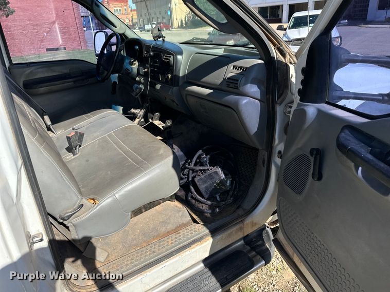 image for item OL9647 2005 Ford F550 Super Duty utility / service truck