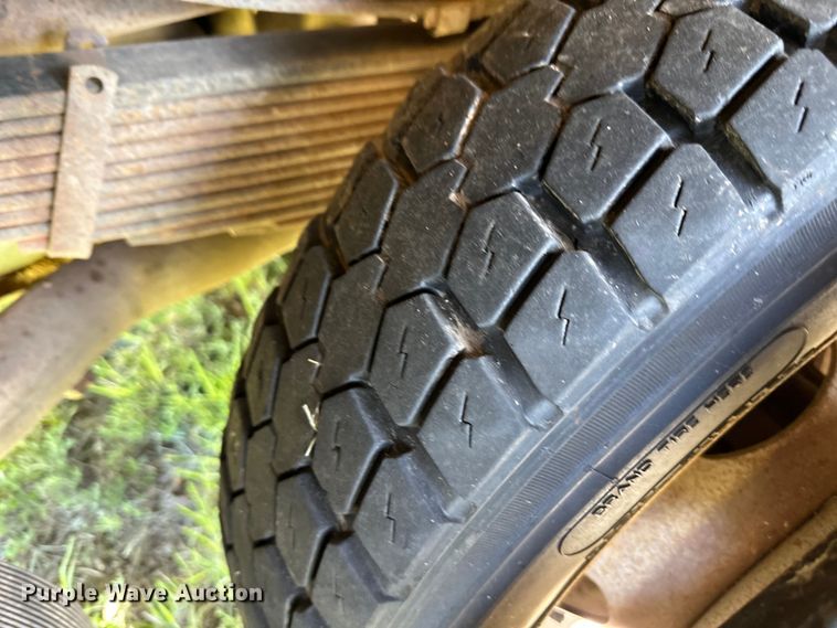 image for item OL9647 2005 Ford F550 Super Duty utility / service truck