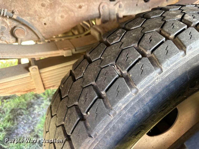 image for item OL9647 2005 Ford F550 Super Duty utility / service truck