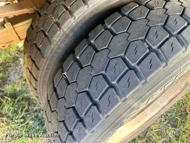 image for item OL9647 2005 Ford F550 Super Duty utility / service truck