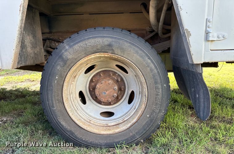 image for item OL9647 2005 Ford F550 Super Duty utility / service truck