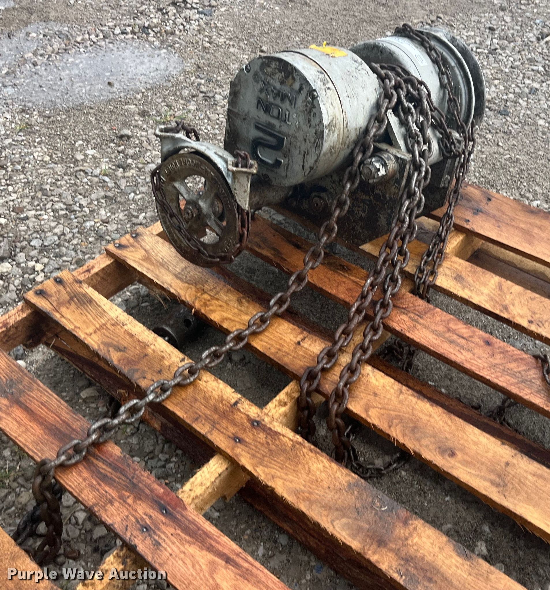 CM hoist in Ottumwa, IA | Item EK8728 sold | Purple Wave