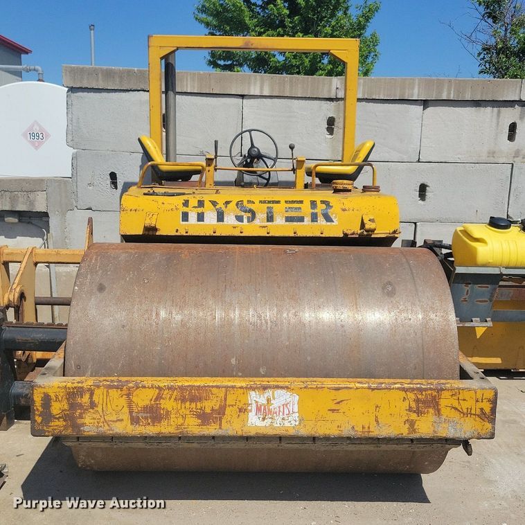 image for item DG0625 1980 Hyster C615B single drum roller