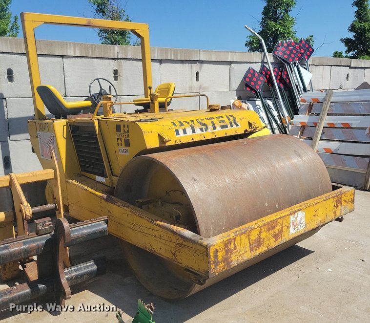 image for item DG0625 1980 Hyster C615B single drum roller