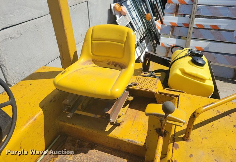 image for item DG0625 1980 Hyster C615B single drum roller