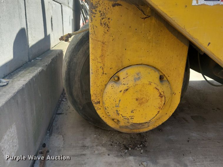 image for item DG0625 1980 Hyster C615B single drum roller