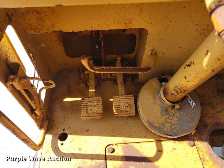 image for item DG0653 Caterpillar 627B conventional scraper 