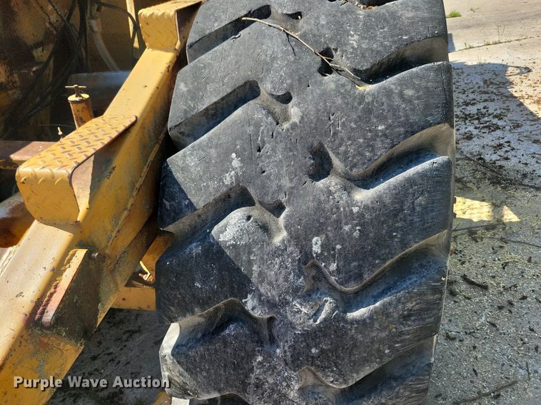 image for item DG0653 Caterpillar 627B conventional scraper 