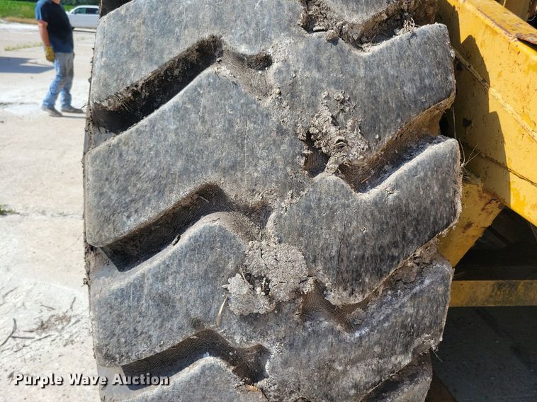 image for item DG0654 1973 Caterpillar 627 conventional scraper 