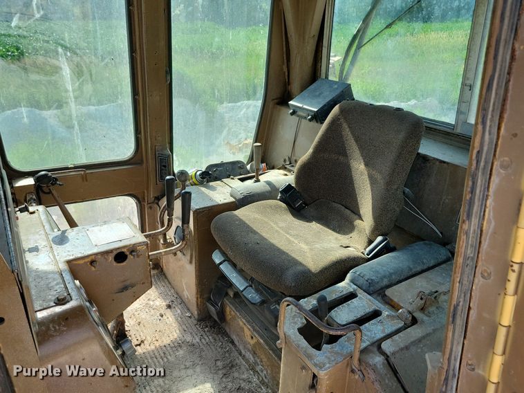 image for item DG0656 1983 Caterpillar D6D dozer