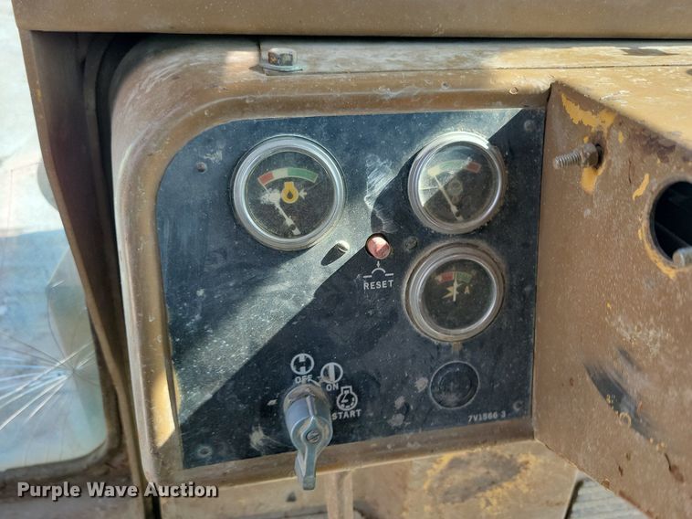 image for item DG0656 1983 Caterpillar D6D dozer