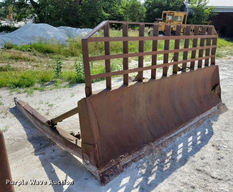 image for item DG0656 1983 Caterpillar D6D dozer