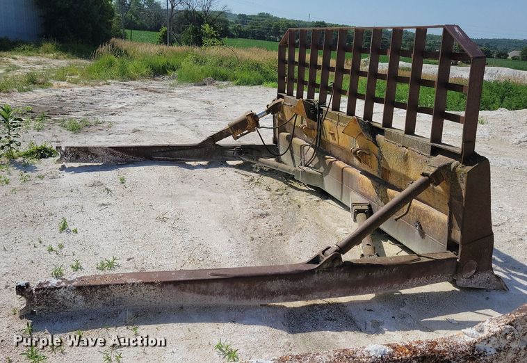 image for item DG0656 1983 Caterpillar D6D dozer