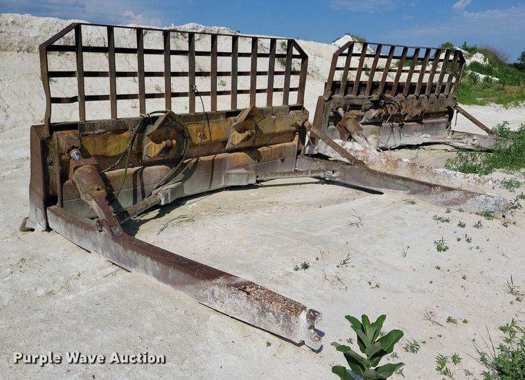 image for item DG0656 1983 Caterpillar D6D dozer