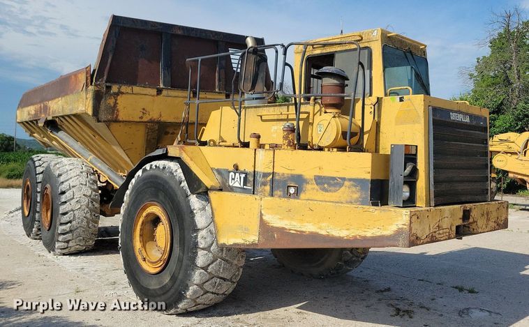 image for item DG0657 1990 Caterpillar D400D haul truck