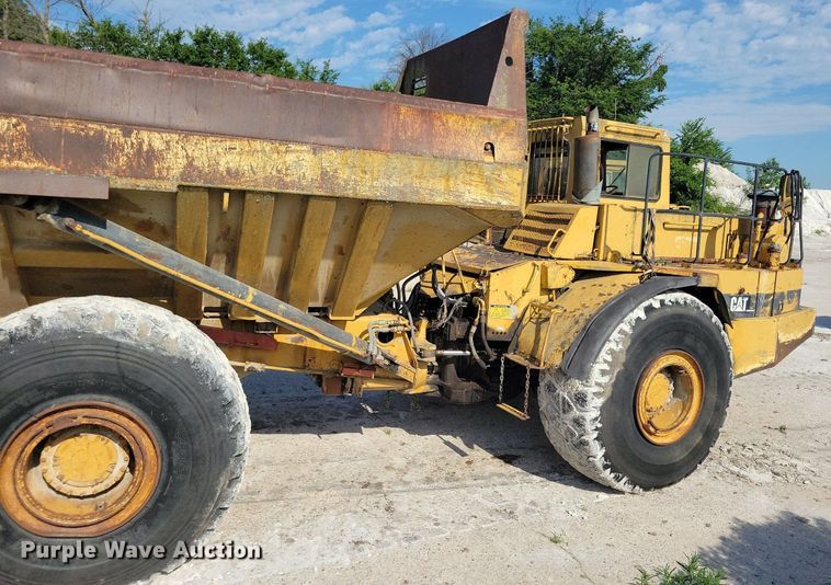 image for item DG0657 1990 Caterpillar D400D haul truck