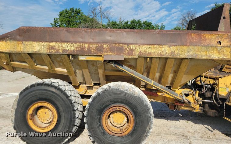 image for item DG0657 1990 Caterpillar D400D haul truck