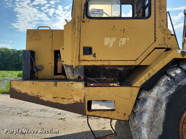 image for item DG0657 1990 Caterpillar D400D haul truck