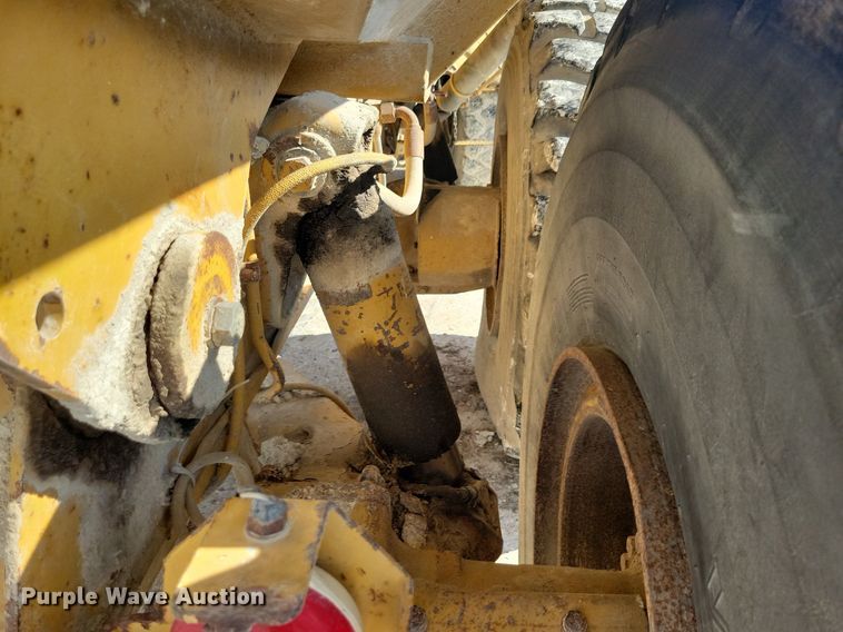 image for item DG0657 1990 Caterpillar D400D haul truck