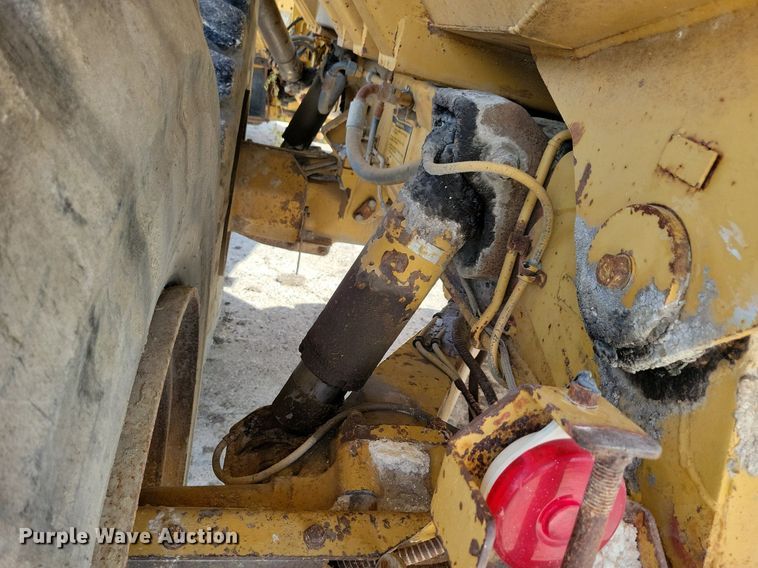 image for item DG0657 1990 Caterpillar D400D haul truck