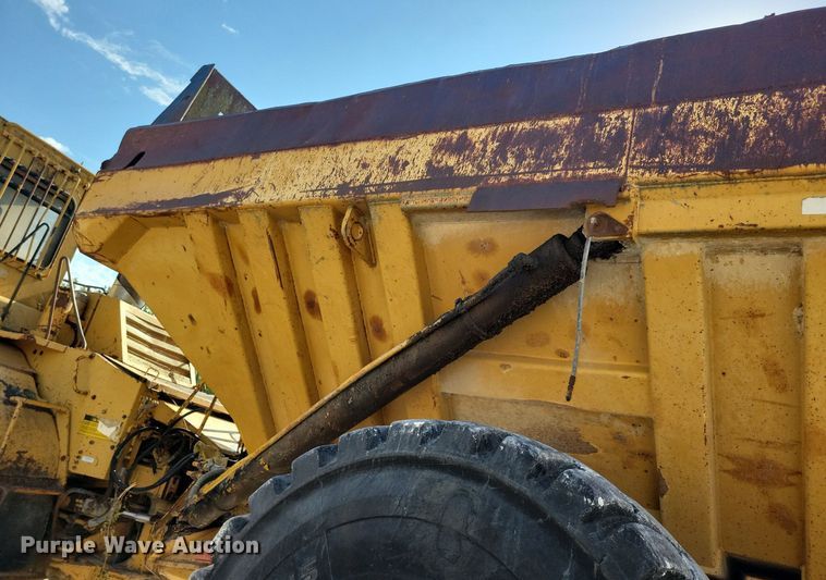 image for item DG0657 1990 Caterpillar D400D haul truck