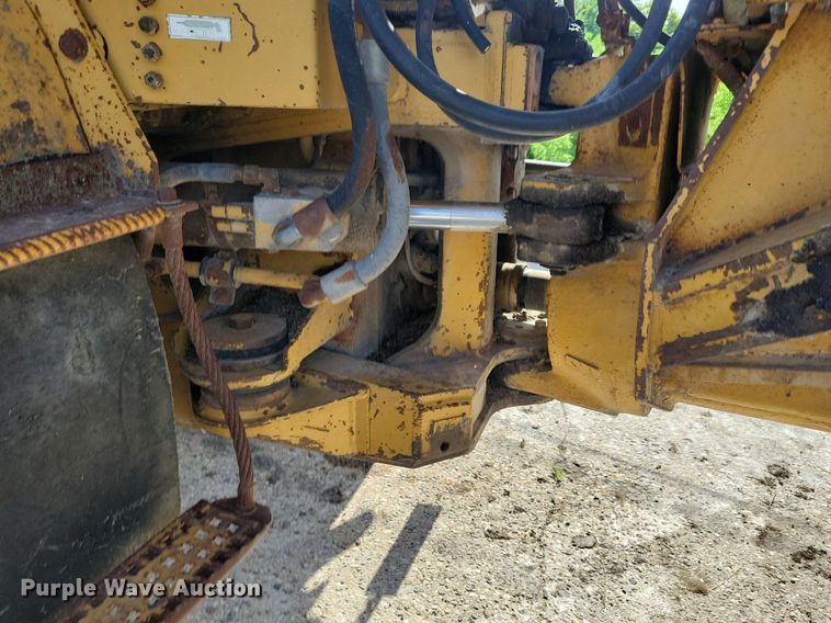 image for item DG0657 1990 Caterpillar D400D haul truck