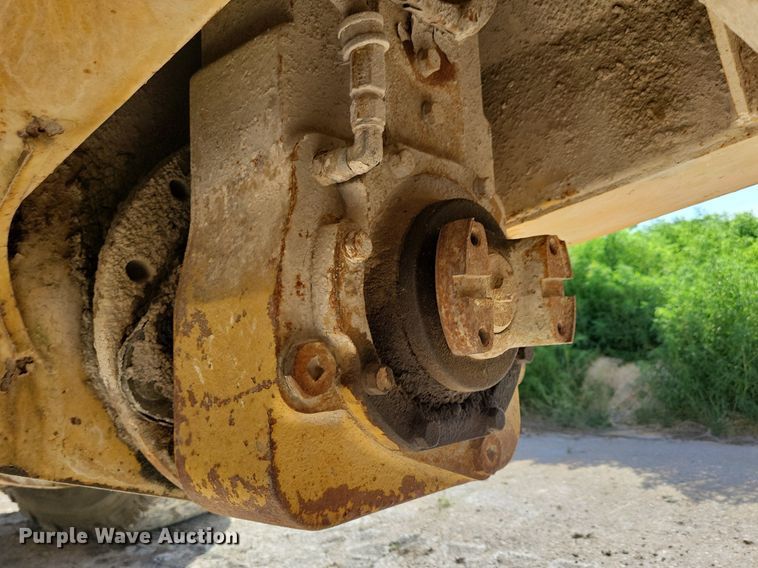 image for item DG0657 1990 Caterpillar D400D haul truck