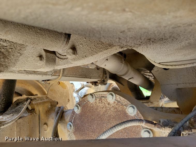 image for item DG0657 1990 Caterpillar D400D haul truck