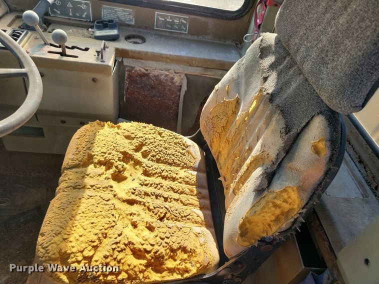 image for item DG0657 1990 Caterpillar D400D haul truck