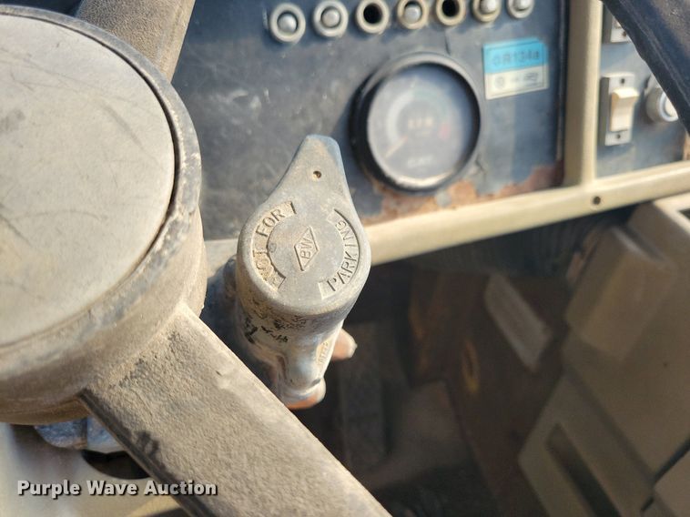 image for item DG0657 1990 Caterpillar D400D haul truck