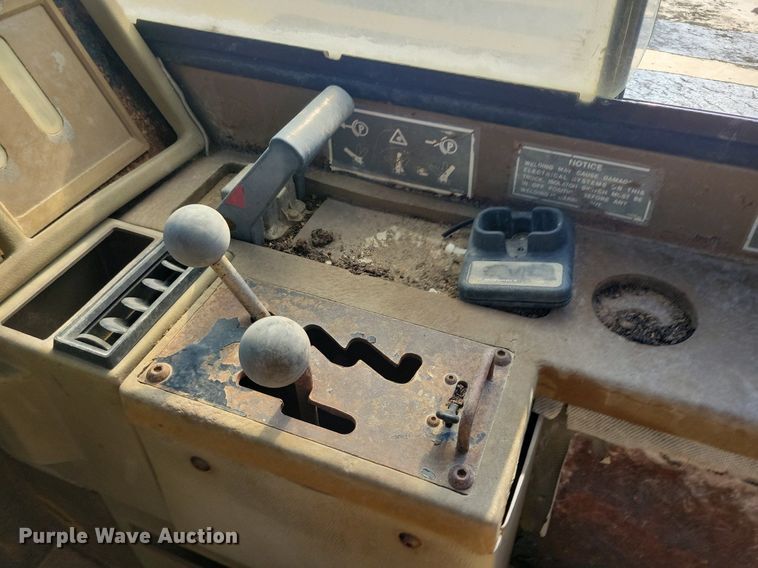 image for item DG0657 1990 Caterpillar D400D haul truck